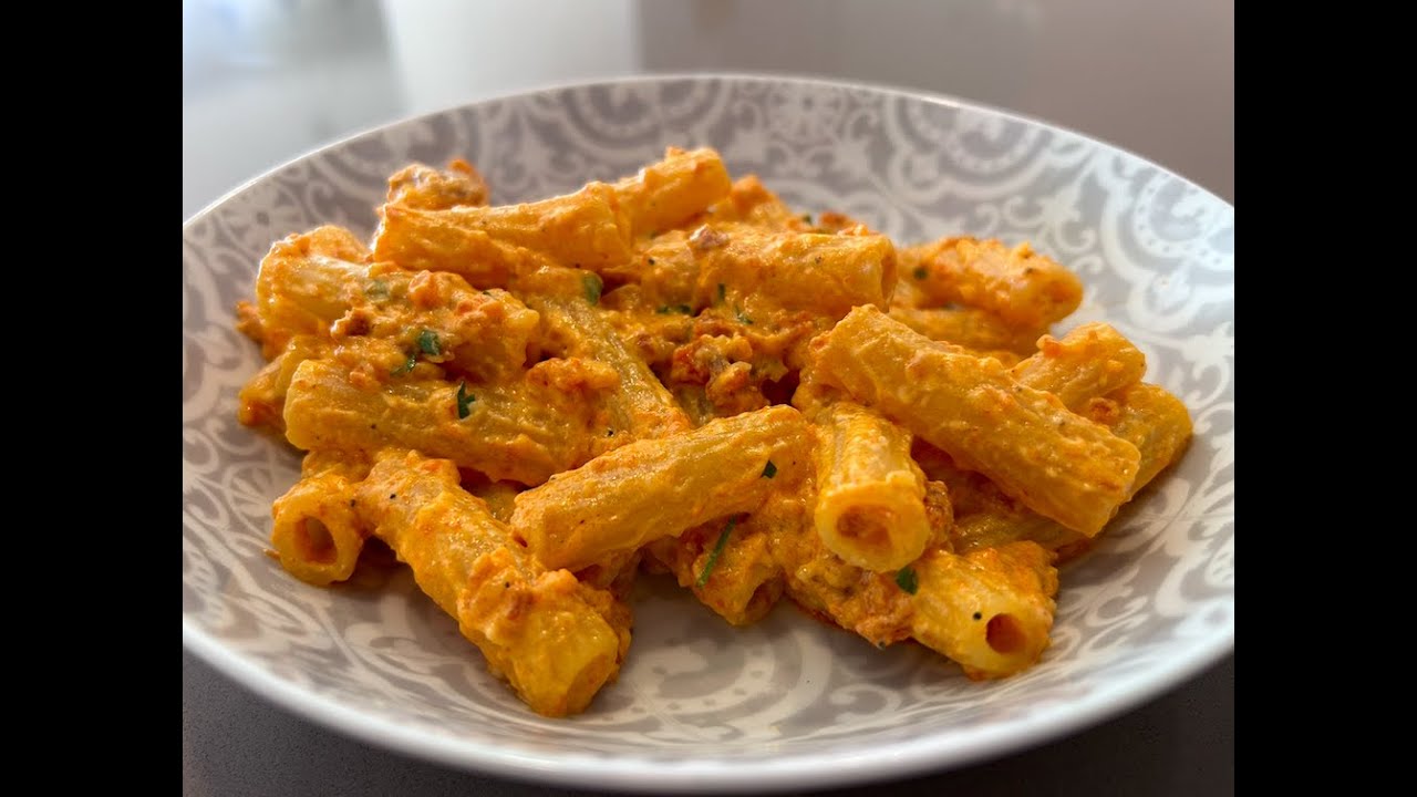 La auténtica PASTA CON SOBRASADA y Requesón. Lista en 5 minutos