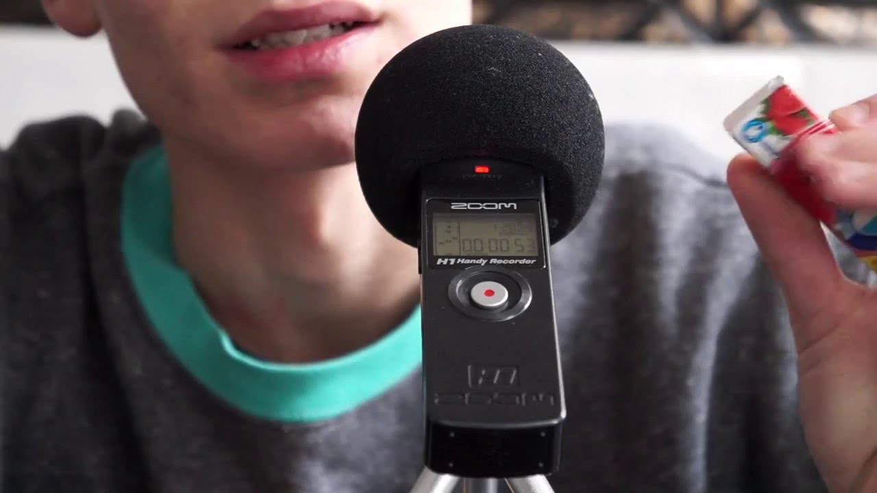 Asmr in spanish inaudible whisper con chicle