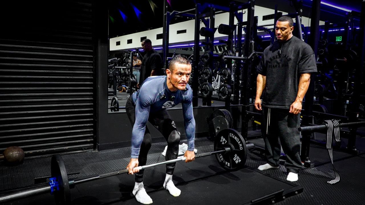 Teaching El Campeon how to deadlift