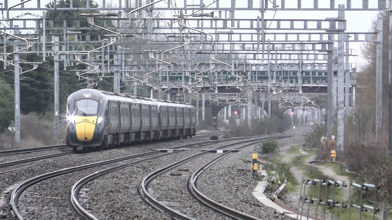 Trains at Langley Train Station, GWML | 19/02/20