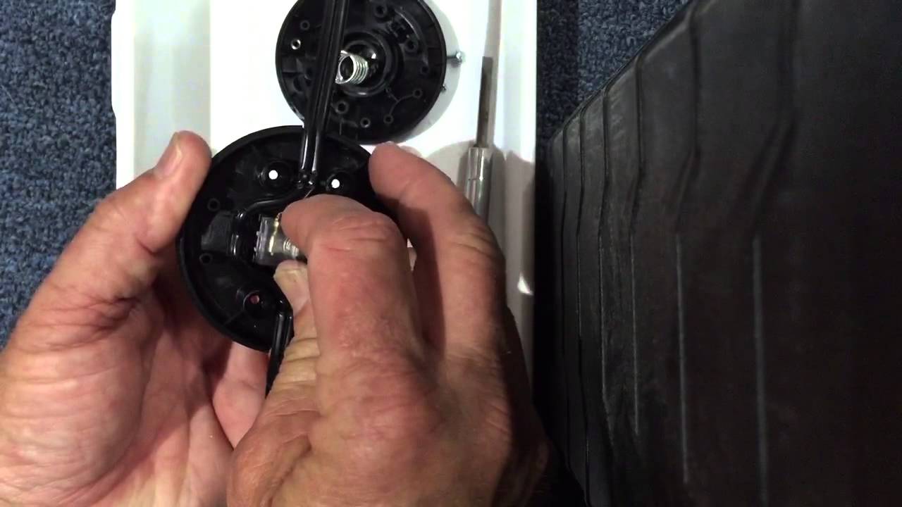 Foot switch for floor lamp