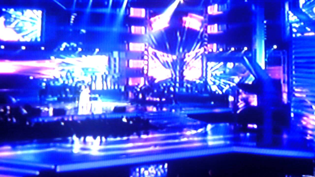 Paola guanche en premio tu mundo