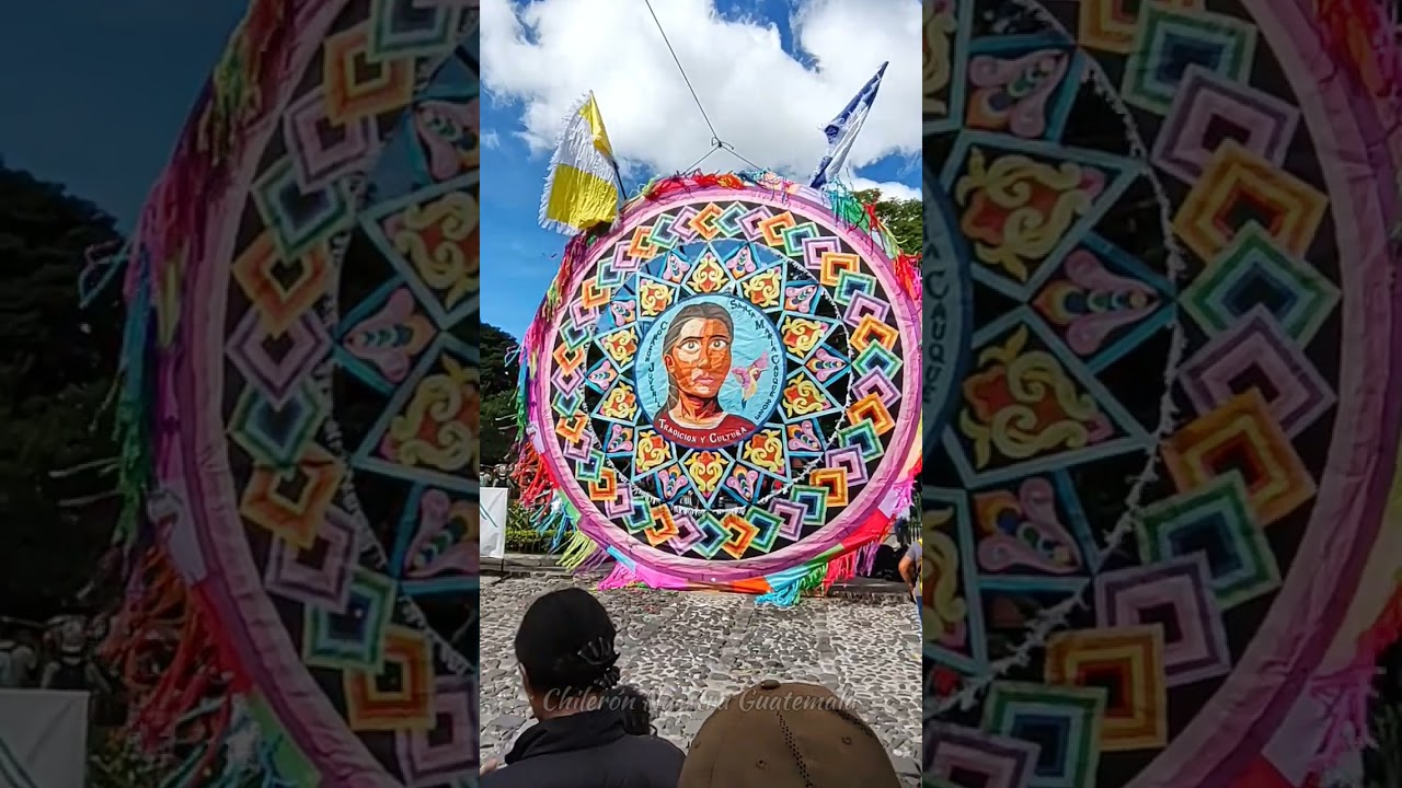 La  belleza de los barriletes gigantes, decoraron las calles  empedradas de la Ciudad Colonial