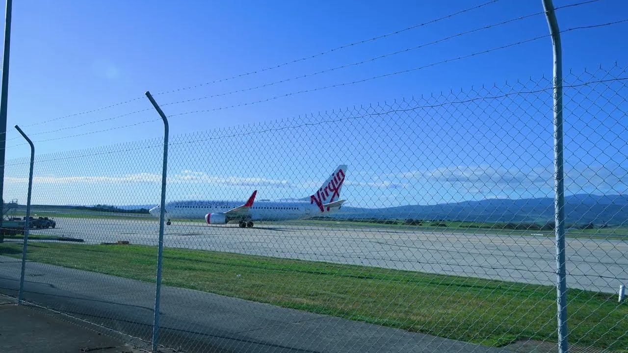 PLANE SPOTTING LAUNCESTON AIRPORT TASMANIA.