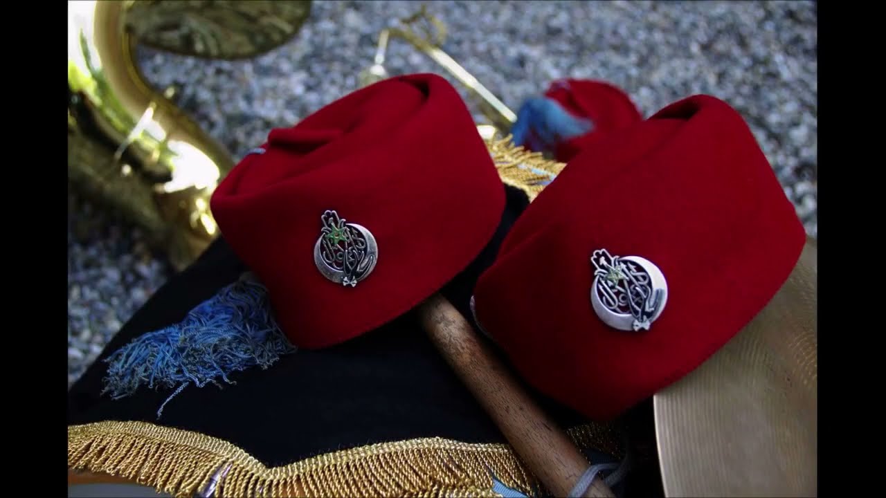 Chant de la revue et Les Africains 1er Régiment de Tirailleurs .