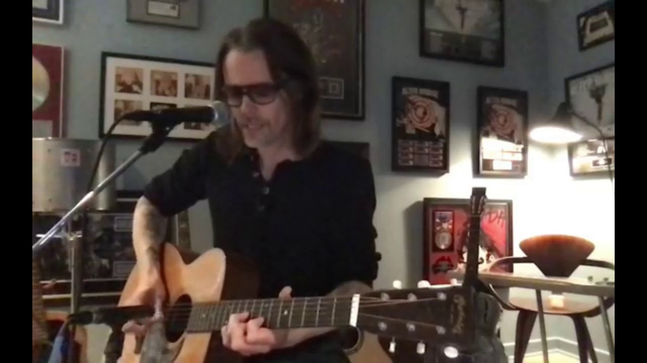 Myles Kennedy - Love Can Only Heal (Acoustic Live) (04/15/20)