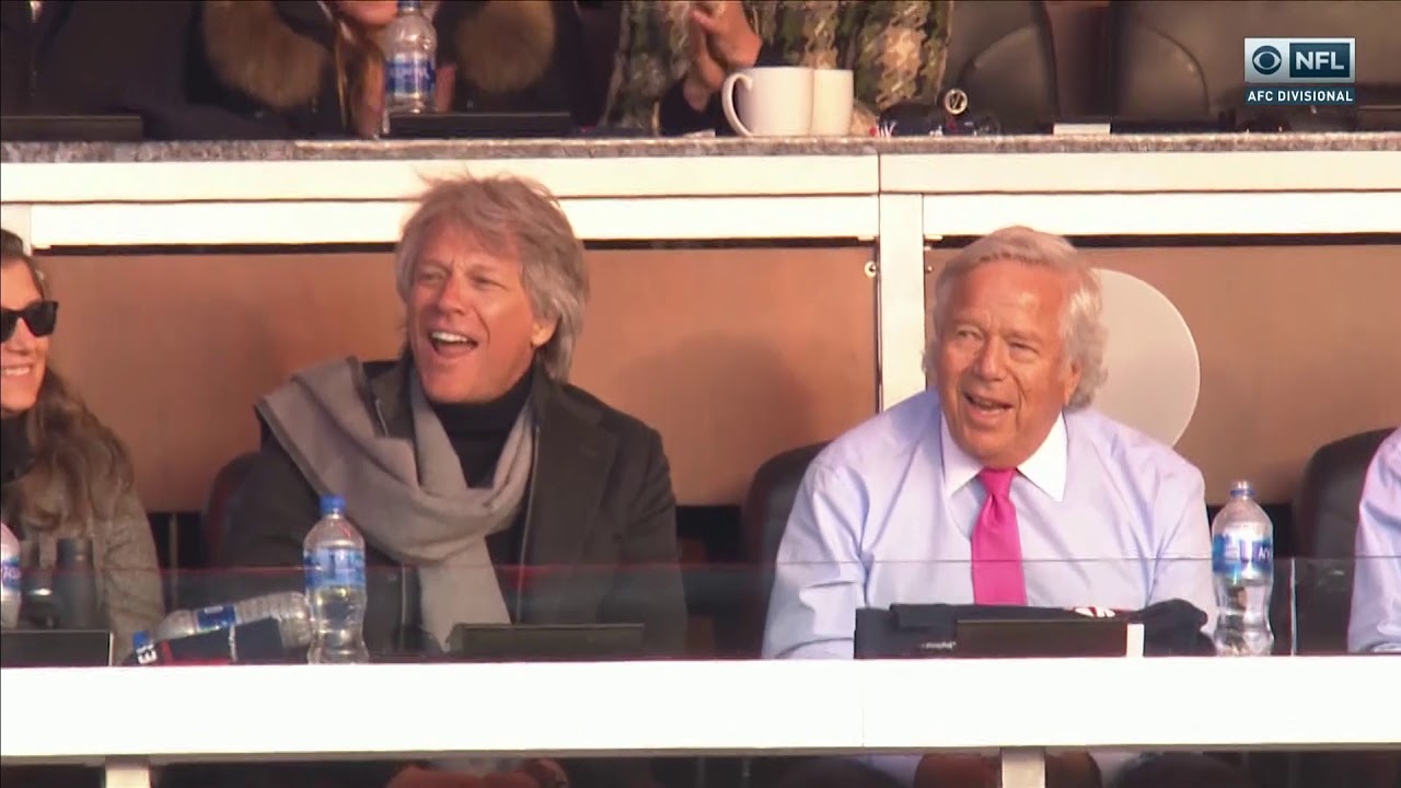 Patriots vs Chargers - Bob Kraft and Jon Bon Jovi sing Livin' on a Prayer