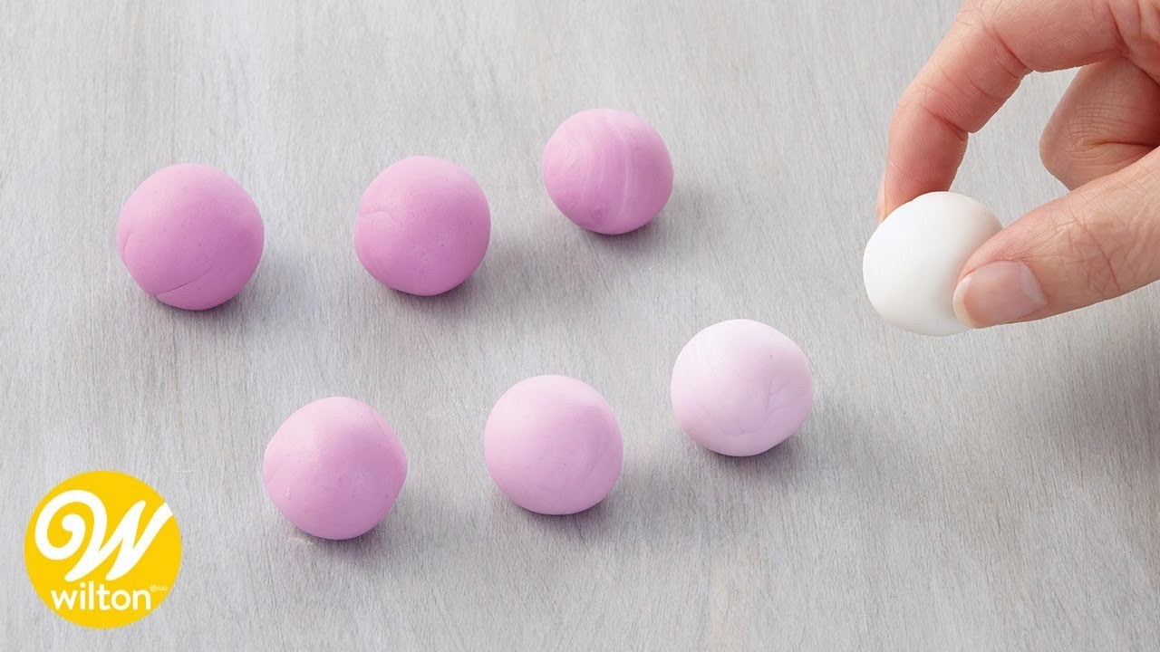 How to Make Ombre Fondant | Wilton