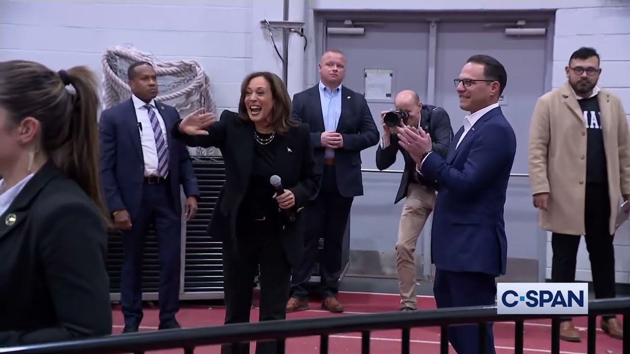 KAMALA HARRIS with overflow crowd Allentown Pennsylvania Muhlenberg College gym w/ Shapiro 11-4-2024