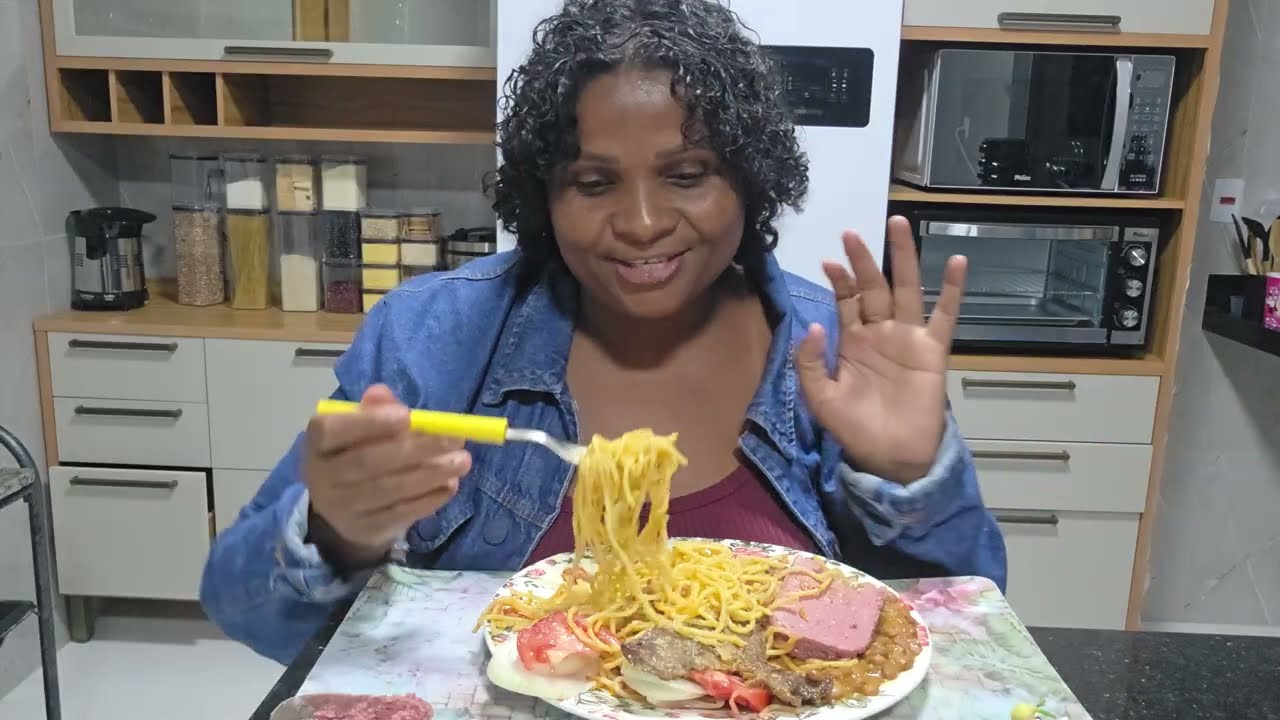 ALMOÇO DE HOJE  UMA DELÍCIA AQUI NA ROÇA kitut macarrao arroz e feijao BIFE