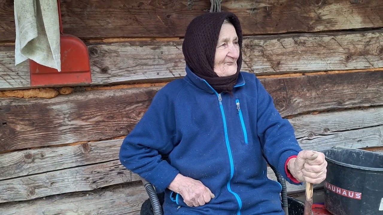 «88-річна бабуся, яка все робить сама — неймовірно!»