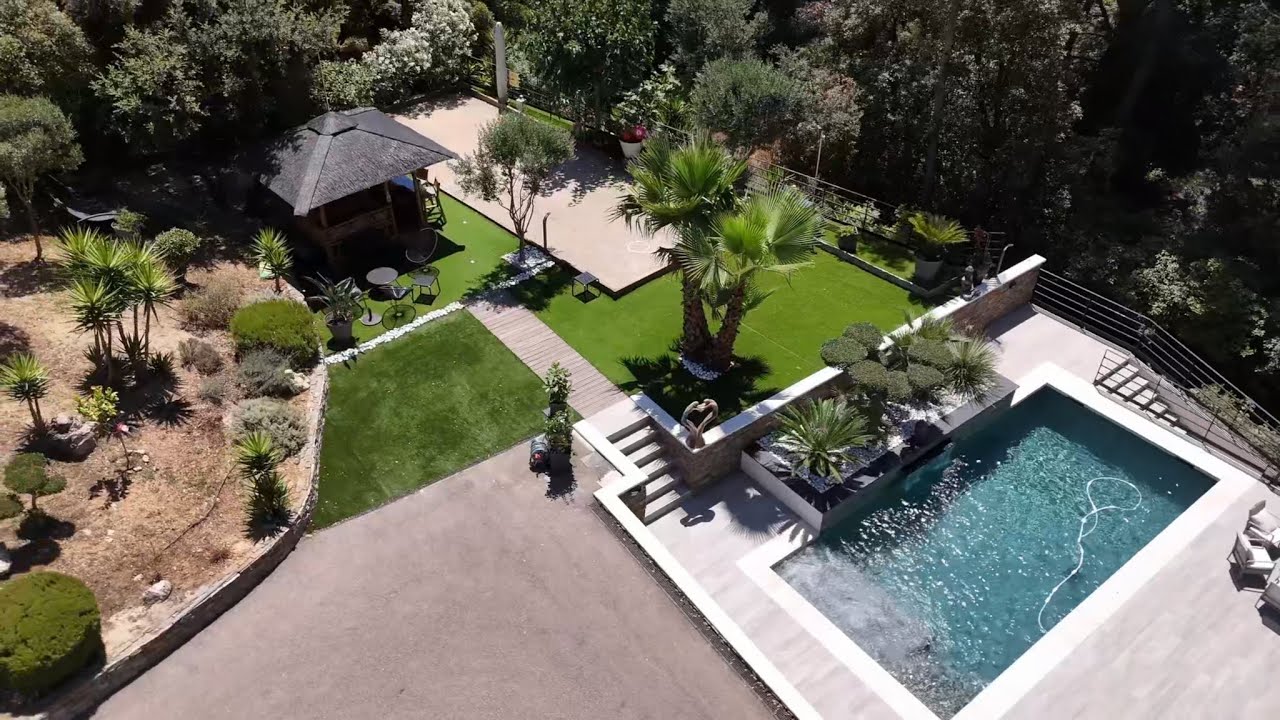 Maison avec piscine &agrave; Marseille&ndash; VUE AERIENNE PAR DRONE