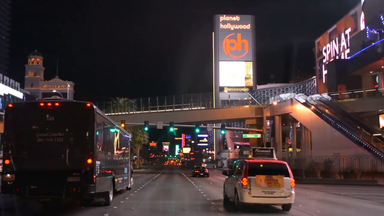 Driving Las Vegas Blvd @ 4am - TOUR All Hotels from Mandalay Bay to Fremont Street Downtown at Night
