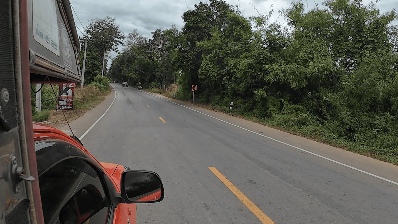 From Mae Sot to Mae Sariang by songthaew, a classic road trip up the NW side of Thailand.