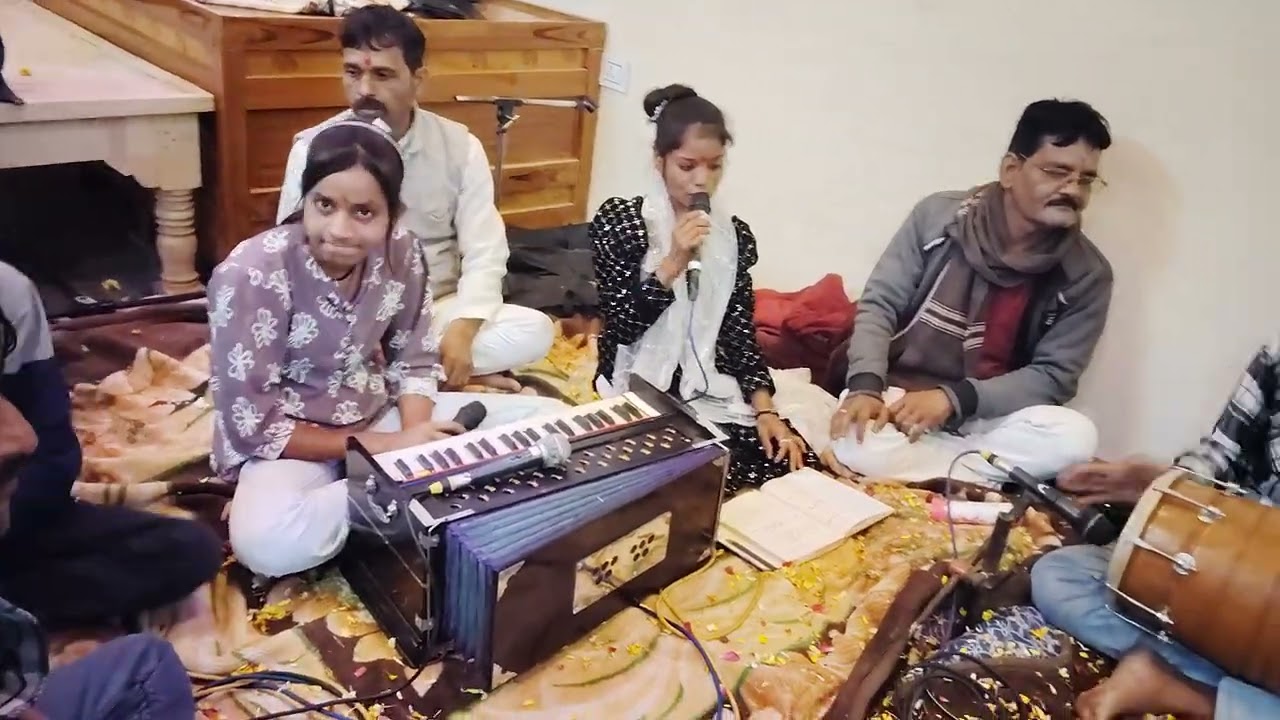 Bade bhaiya dheerendra yadav ke yha sundarkhand party aayojan