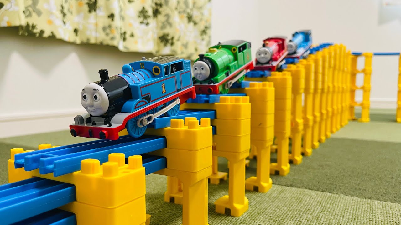 プラレールトーマスとなかまたちはスーパー段差コースをクリアできるかな？　Thomas&Friends