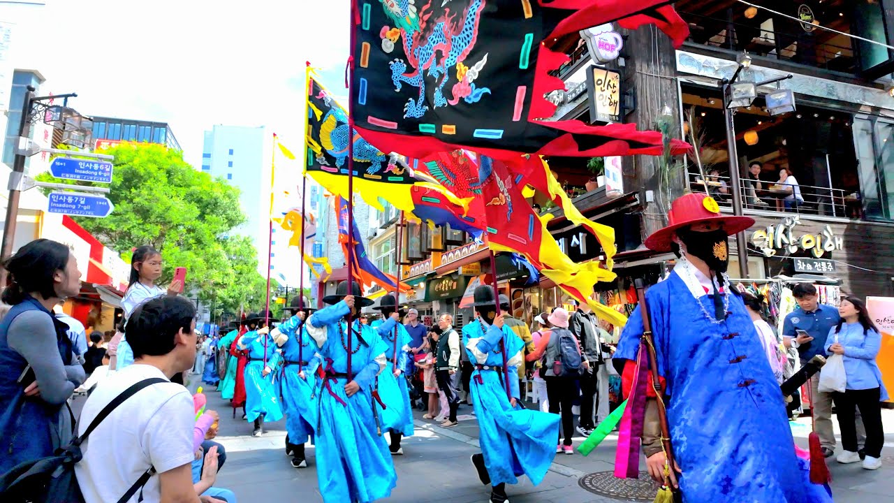 Gyeongbokgung Palace Gatekeeper Patrol~ 'Полицейский патруль династии Чосон Сеул'