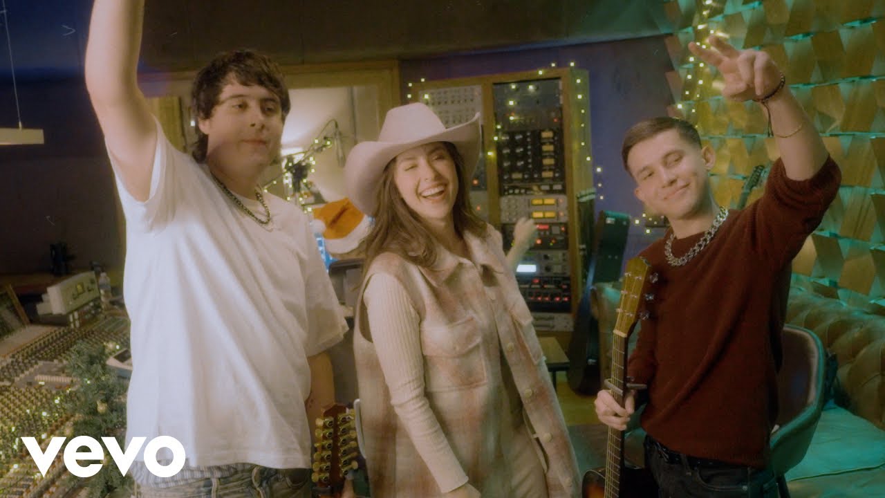 George Rhoads, Sofi Saar, Eddy Valenzuela - Navidad Sin Ti (Video Oficial)