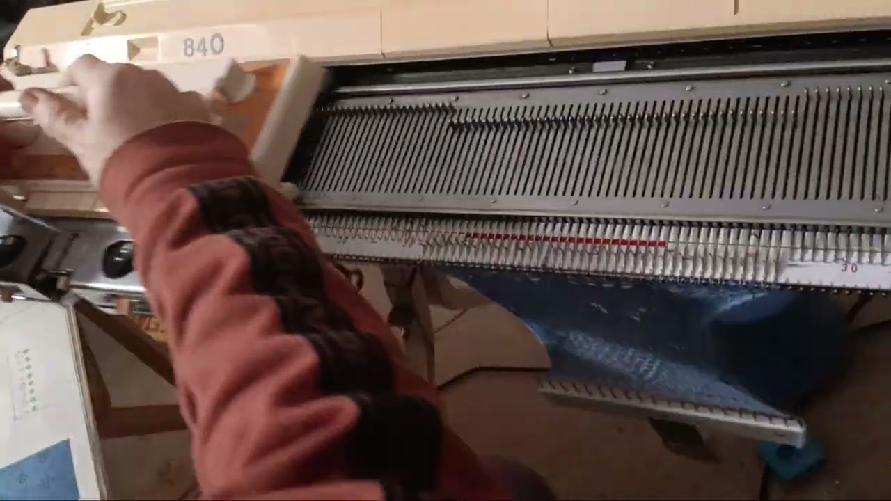 Demo of KH910 lace carriage on Brother KH840 knitting machine