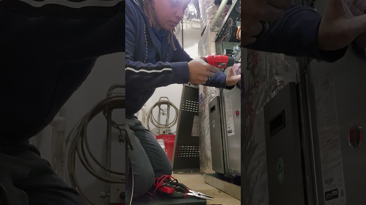 Female HVAC Technician Tutorial on Tune Up + Live Customer Interaction