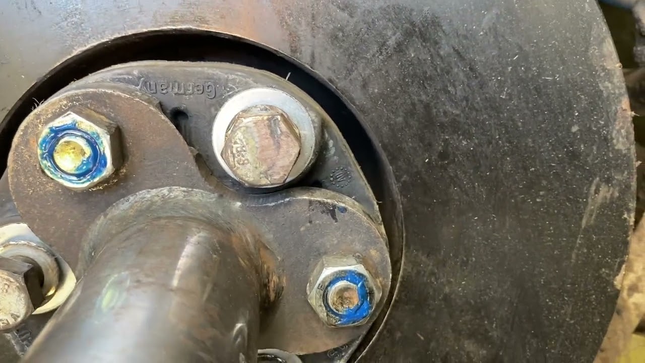 Установка оригинальной муфты и подшипника компривода Claas Dominator 112cs