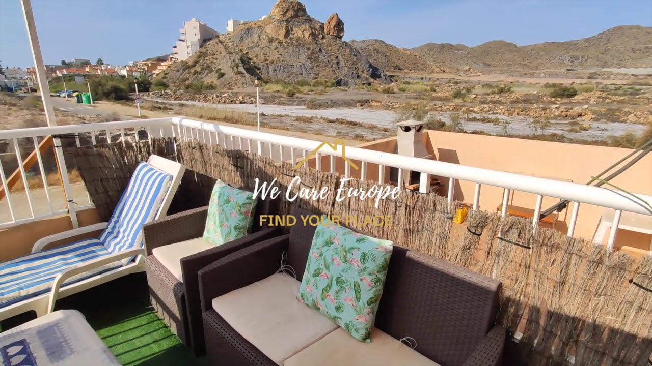 Bajo de tres dormitorios con terraza en Pozo del Esparto en alquiler.