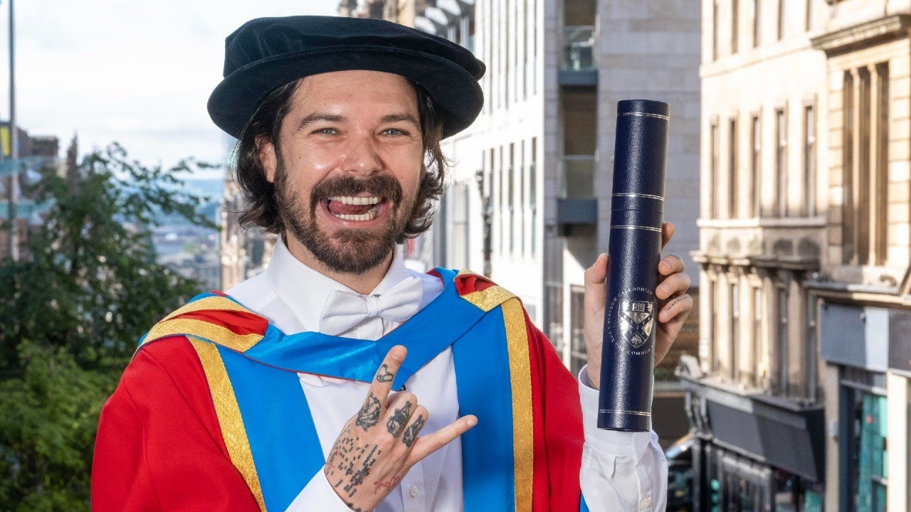 Biffy Clyro frontman Simon Neil receives an Honorary Degree of Doctor of Letters from GCU