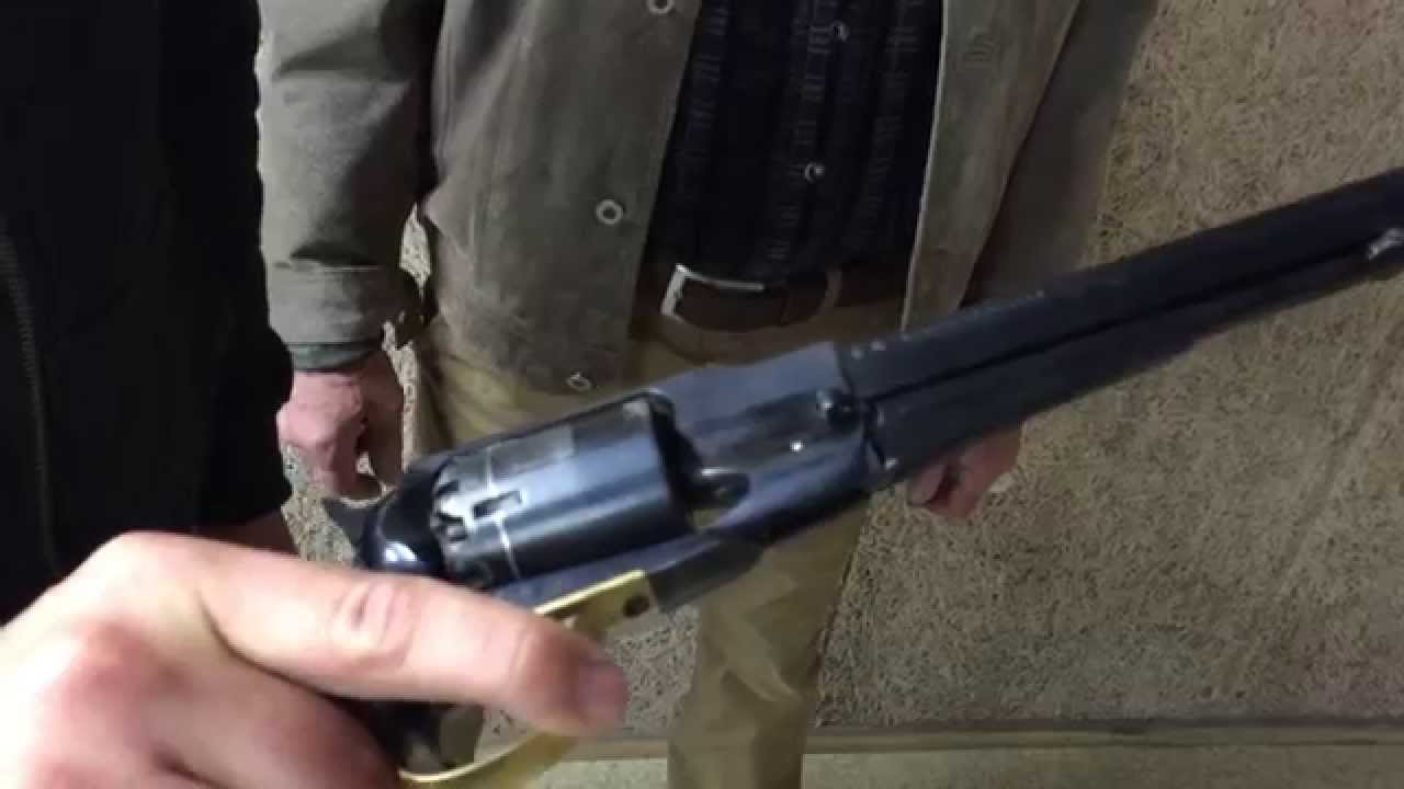 Vorderlader Revolver - laden und schie&szlig;en