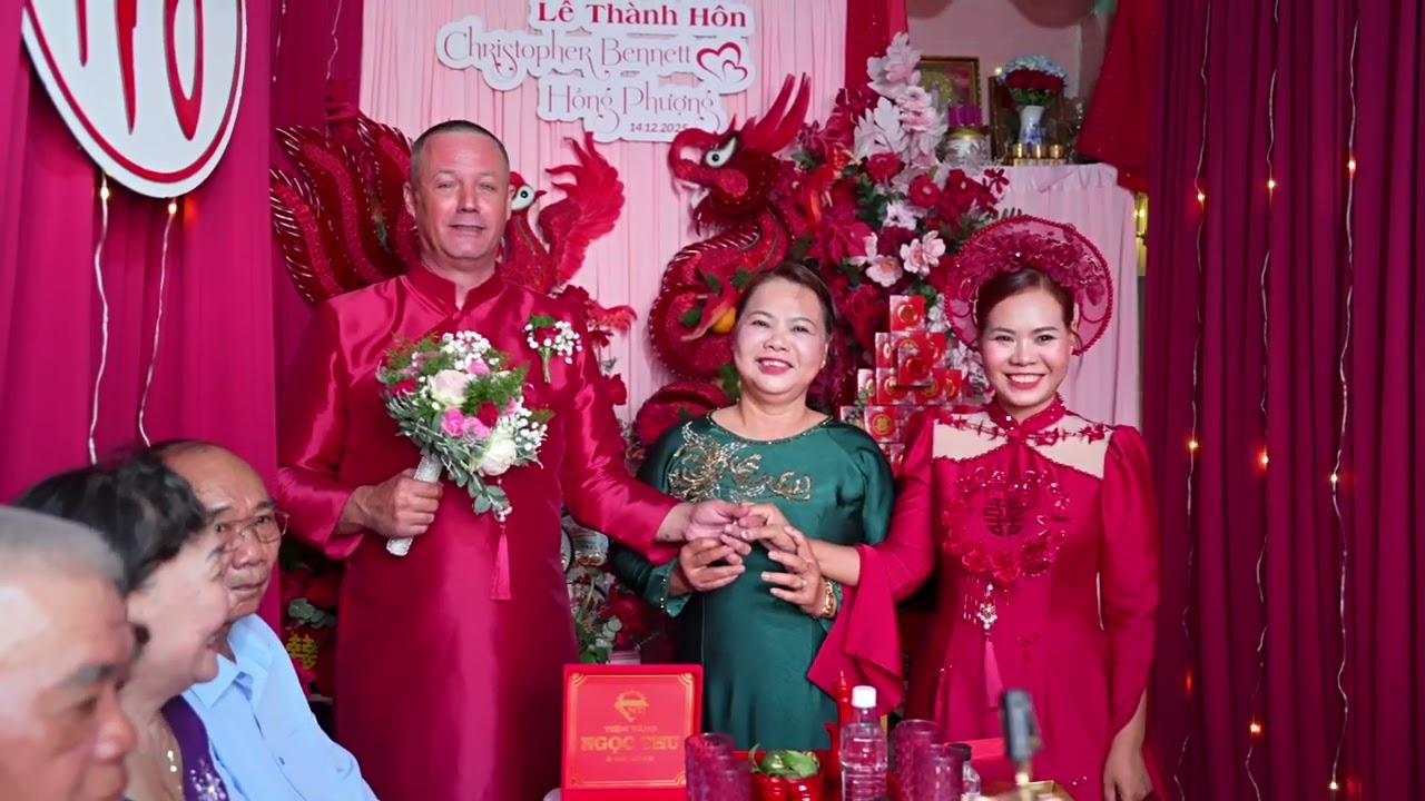 CHRIS PHUONG 141225