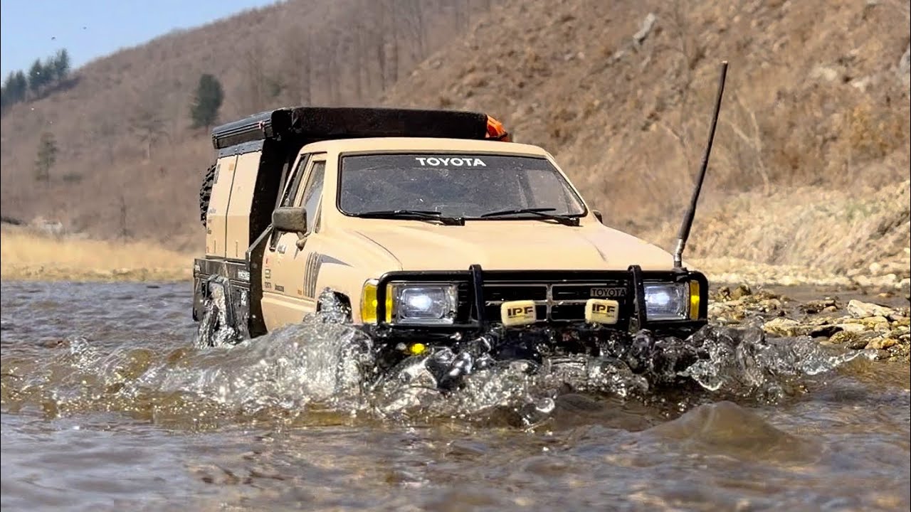 1/10 Scale RC4WD TOYOTA SR5 Hilux XtraCab Canopy BoomRacing BRX01 Chassis Offroad Driving 4X4 RC Car