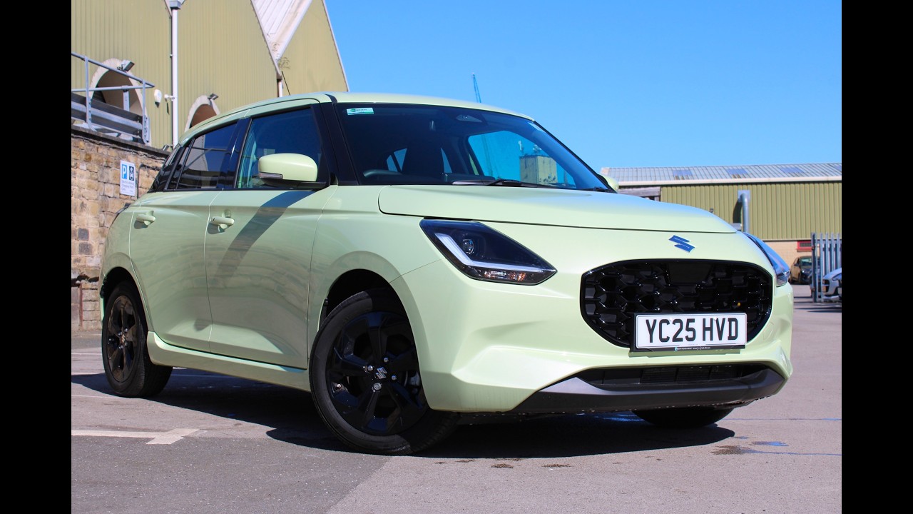Suzuki Swift Ultra 1.2 MHEV 5dr Cool Yellow Pearl YC25 HVD 2025 года выпуска.