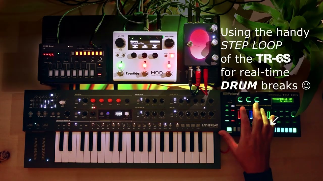 Relativity (CHORDS Roland J-6 + H90 + Pill pedals // DRUMS TR-6S // BASS Arturia Minifreak)