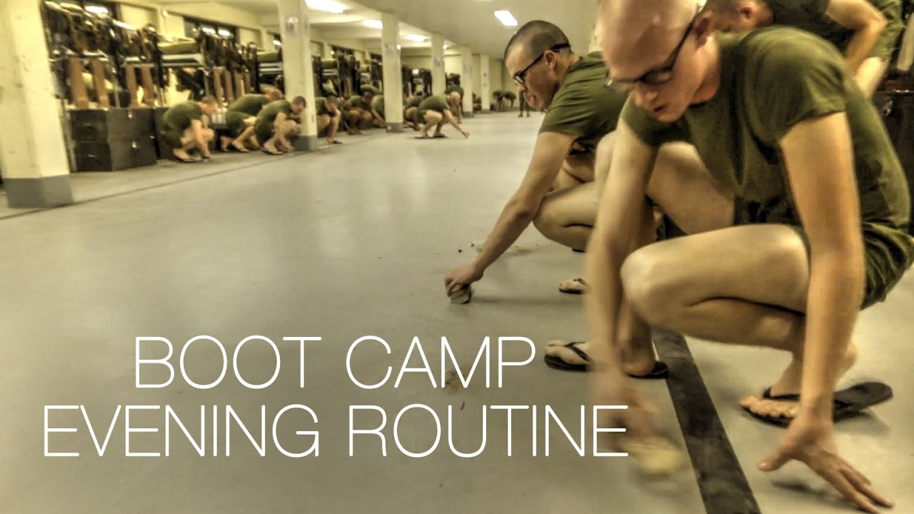 How Marine Recruits Finish A Day At Boot Camp &ndash; Evening Routine