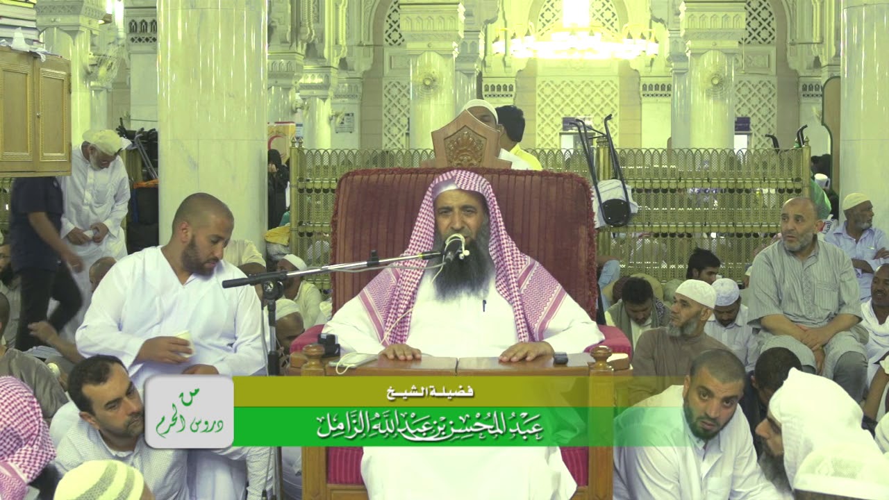حكم المسافر بالطائرة الذي لم يتمكن من لبس ملابس الإحرام - رمضان1438