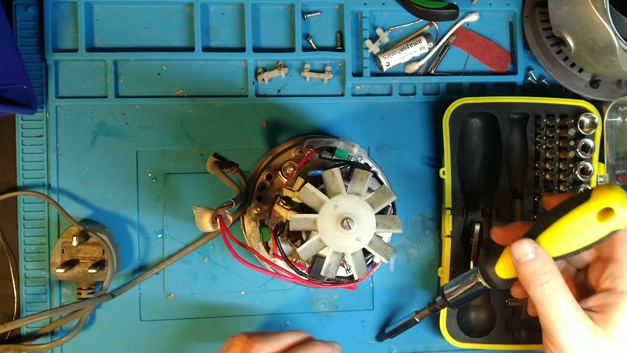 Screeching Nutribullet - Gav Tries To Fix