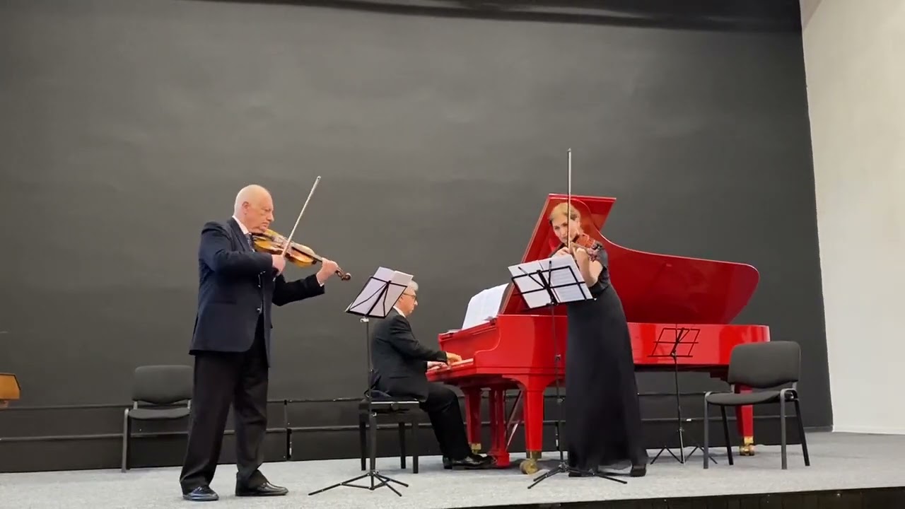 Hovhannes Karachanyan.M.Brux.Trio 2.Allegro con moto.