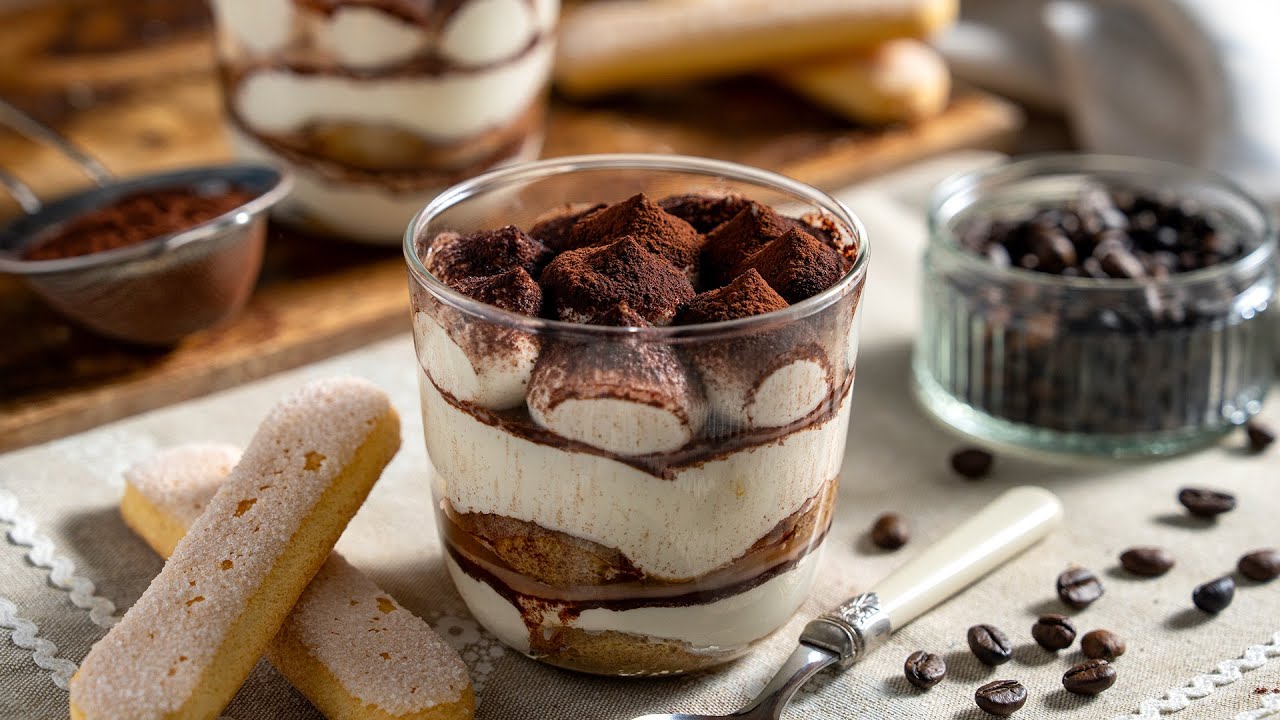Tiramisu la pahar, reteta cu mascarpone, fara oua crude | Video