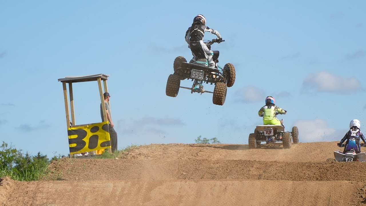 Kaden Pearson Ripping his Super Mini at Underground MX!