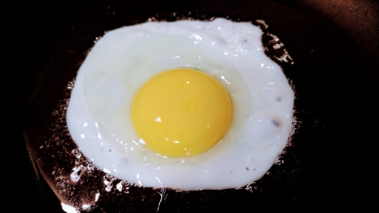 Veja o segredo para o seu ovo não grudar na frigideira