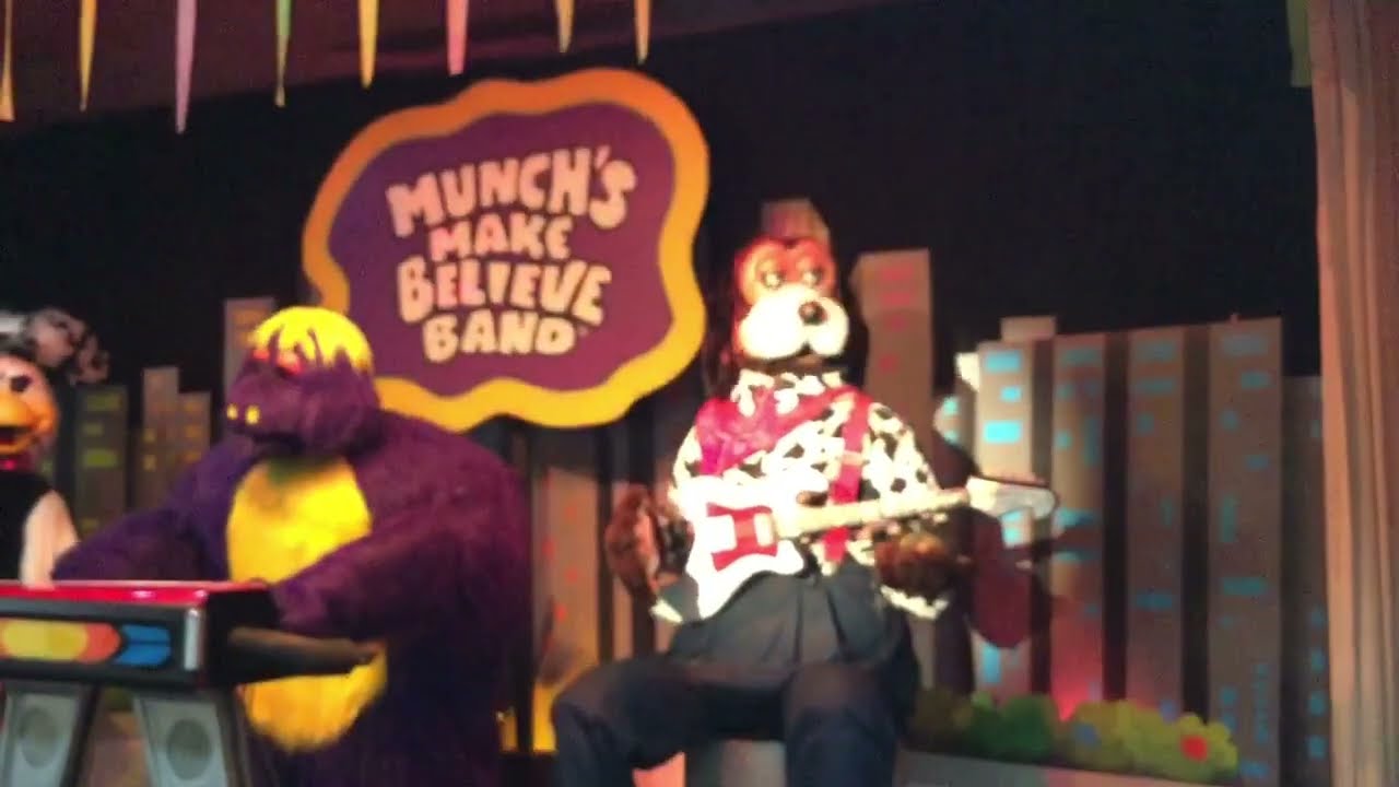 Dog Days Of Summer Chuck E Cheese Fargo, ND (STORE CLOSED)