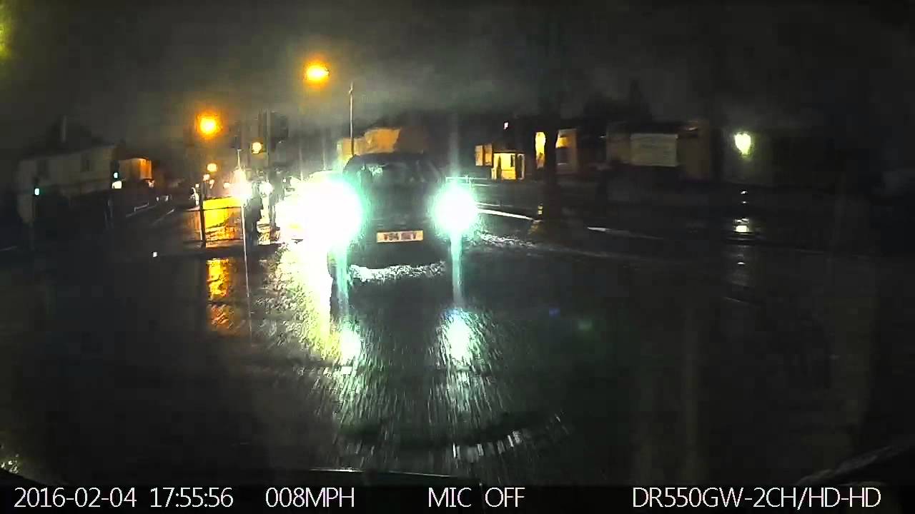 Another overtake whilst turning right !