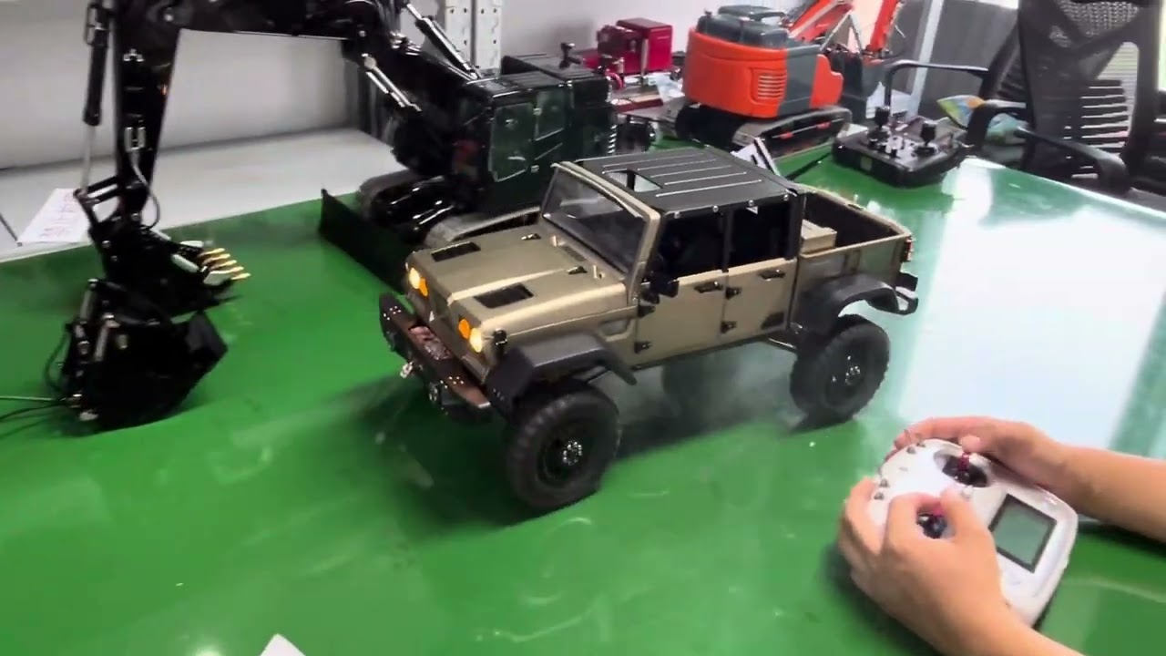 How to operate the 1/10 715 metal crawler truck