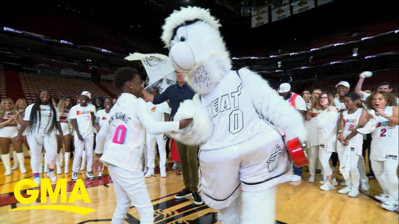 Student mascot gets NBA Finals surprise l GMA