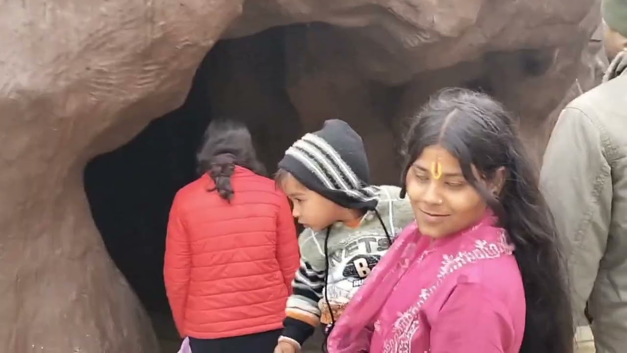 वृंदावन धाम घूमने गए #ytserch #logvideos #serchfeed #logvideosfeed #vlogs #logvlogs @vanshikachauhan