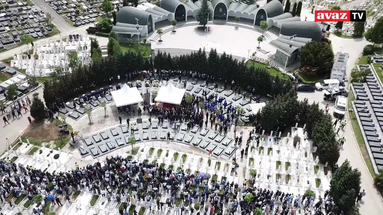 Snimci iz zraka: Sahrana legendarnog Ivice Osima na groblju Bare