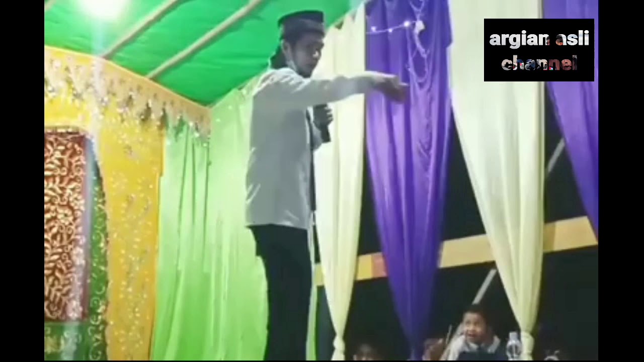 jamaah tidak henti ketawa mendengar ceramah ustadz asal kabupaten sambas