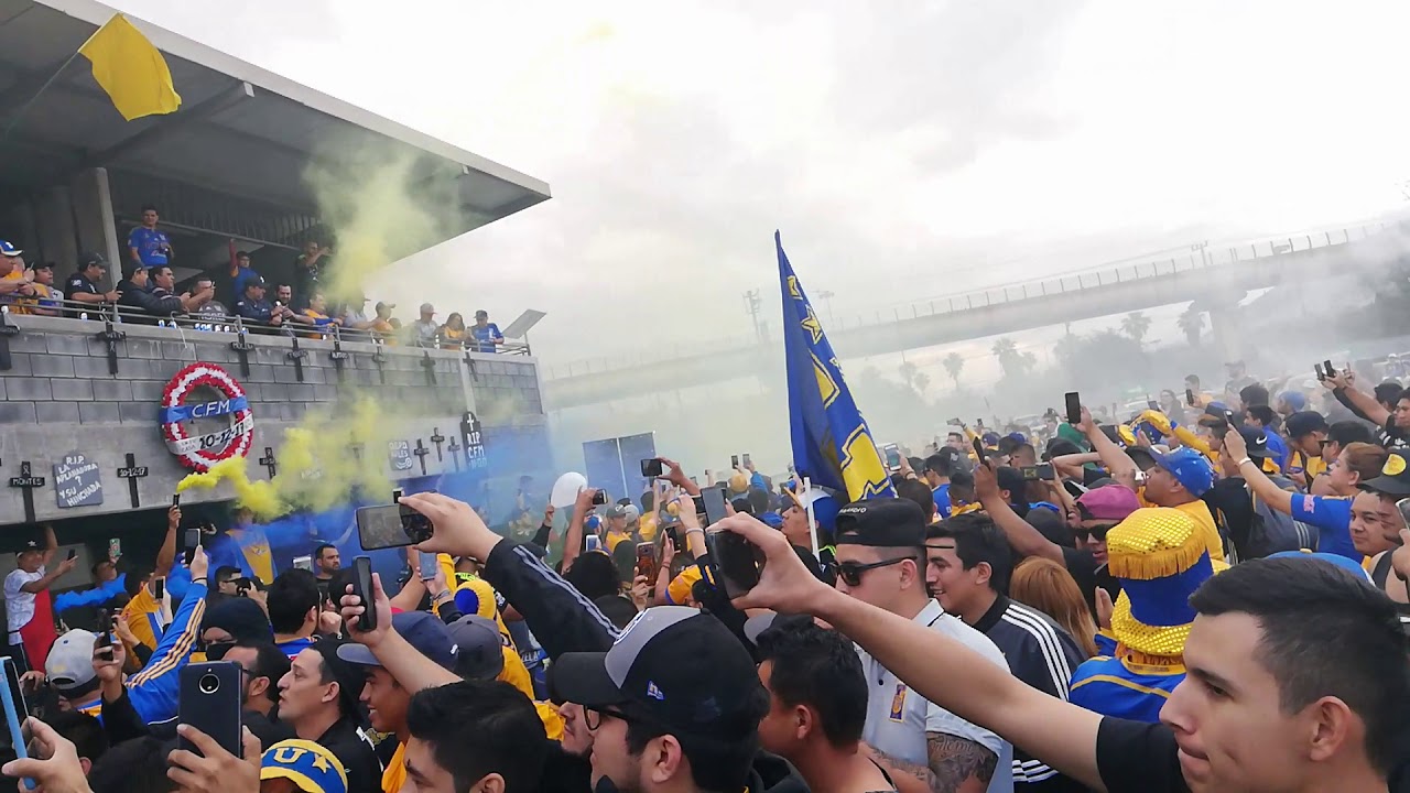 Libres y lokos - funeral de C.F.M