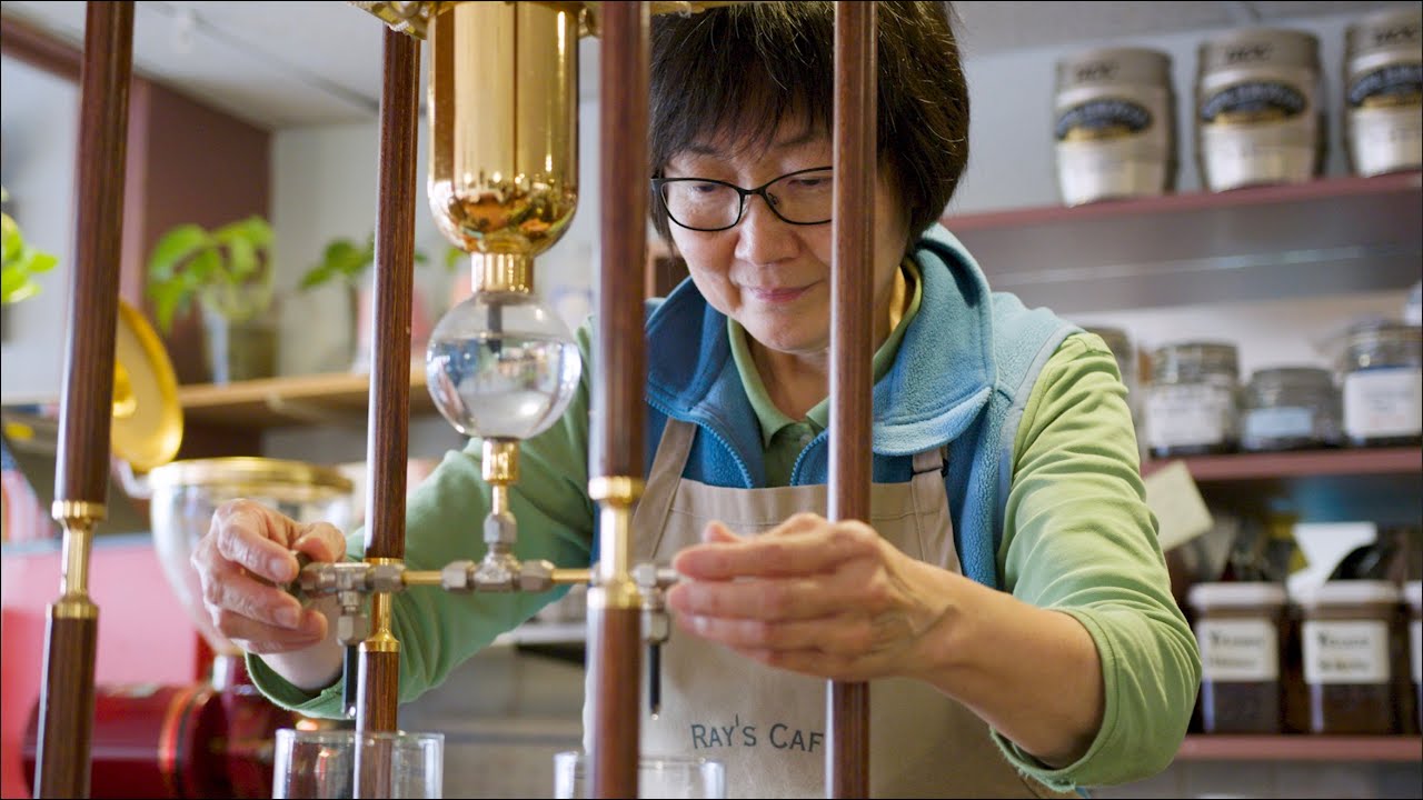 How Ray's Cafe and Tea House brought siphon coffee to Philly
