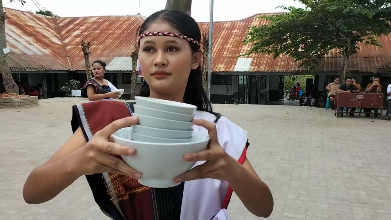 XII IIS 1- PENTAS SENI SMA NEGERI 2 PANGURURAN 2022-1