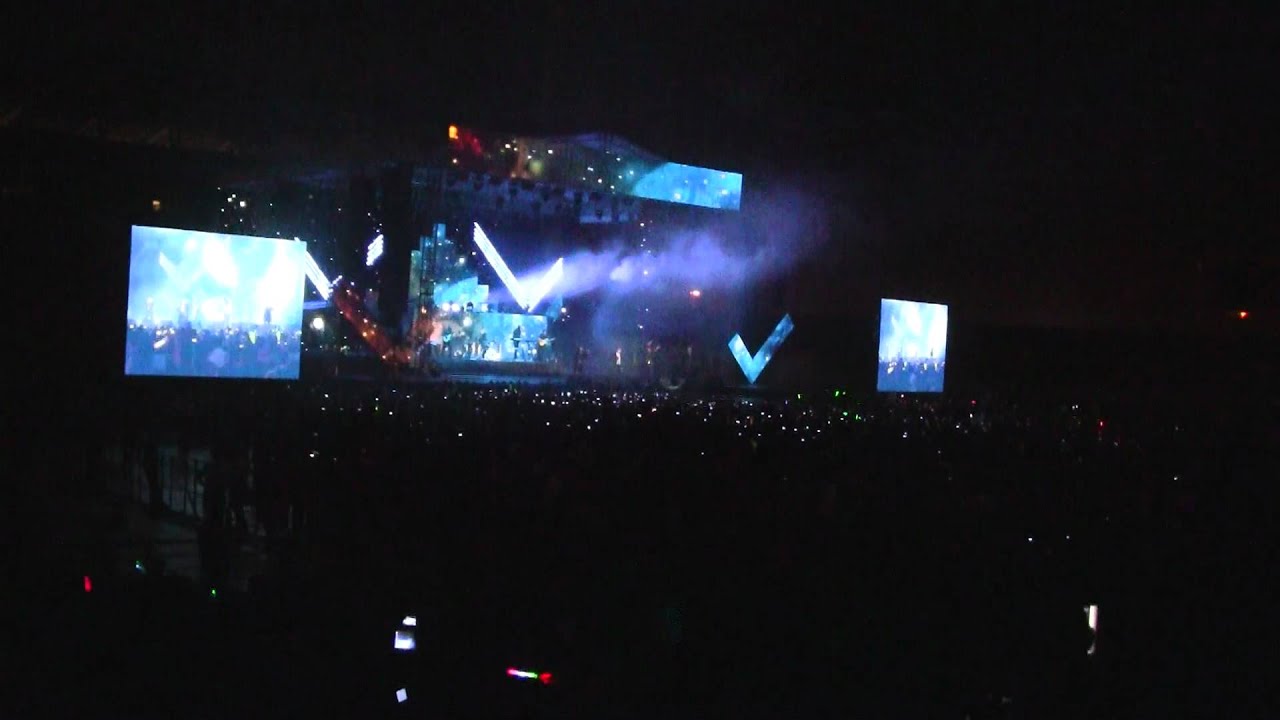 Westlife - When You're Looking Like That | Gravity Tour 2011 - Hanoi, Vietnam